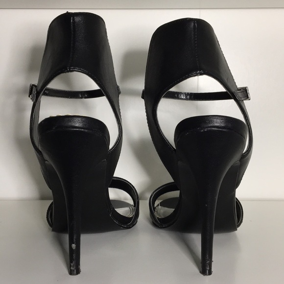 Heels - Picture 3 of 3